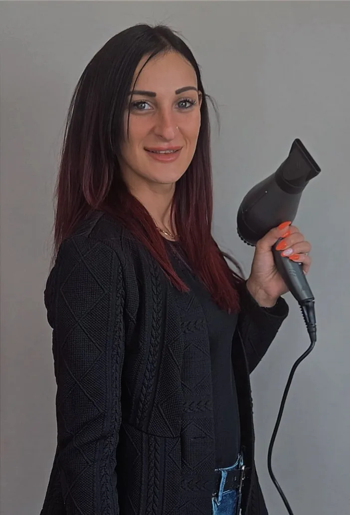 Ophélie, coiffeuse professionnelle chez O'Style Haircut